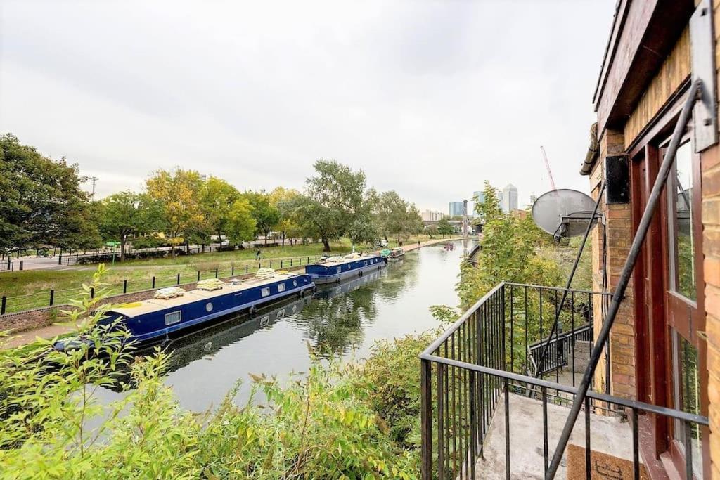 Amazing Location - City Of London- 2 Bedroom Stunning Canal View House With Private Garden,Parking & Balcony Eksteriør bilde
