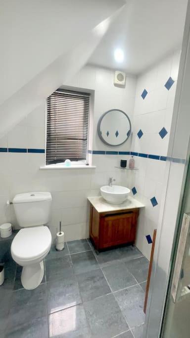 Amazing Location - City Of London- 2 Bedroom Stunning Canal View House With Private Garden,Parking & Balcony Eksteriør bilde
