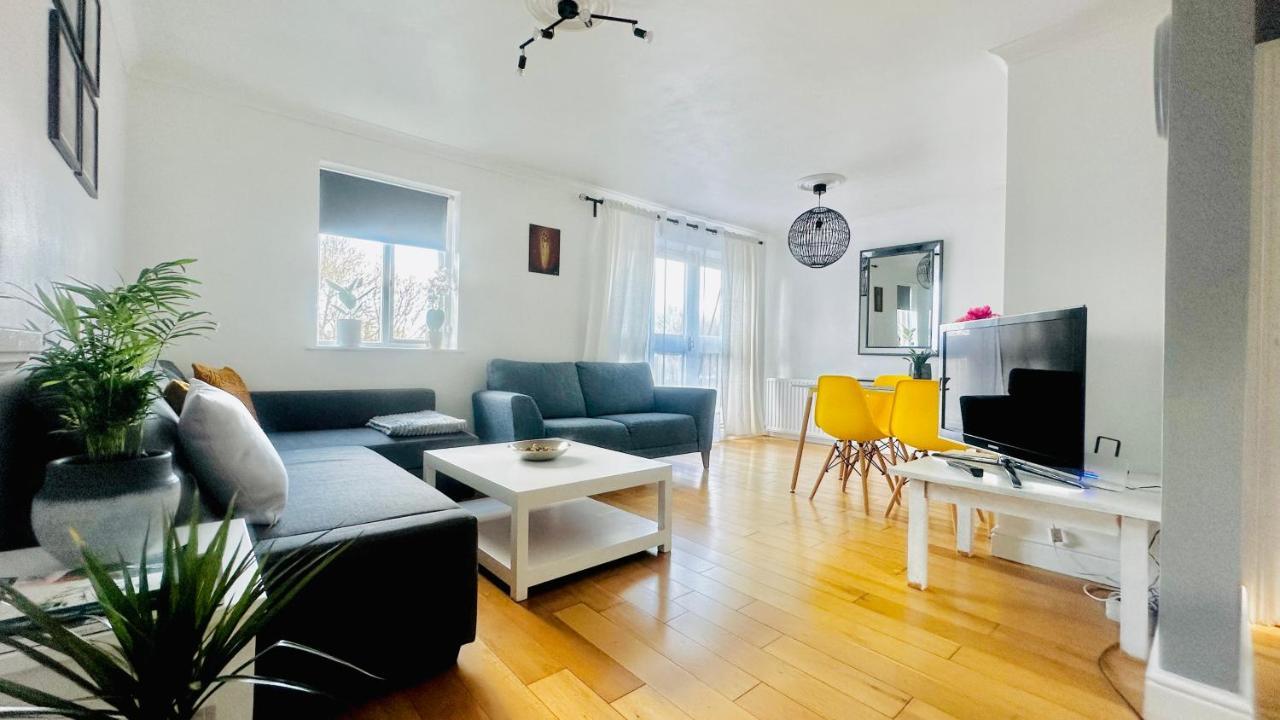 Amazing Location - City Of London- 2 Bedroom Stunning Canal View House With Private Garden,Parking & Balcony Eksteriør bilde