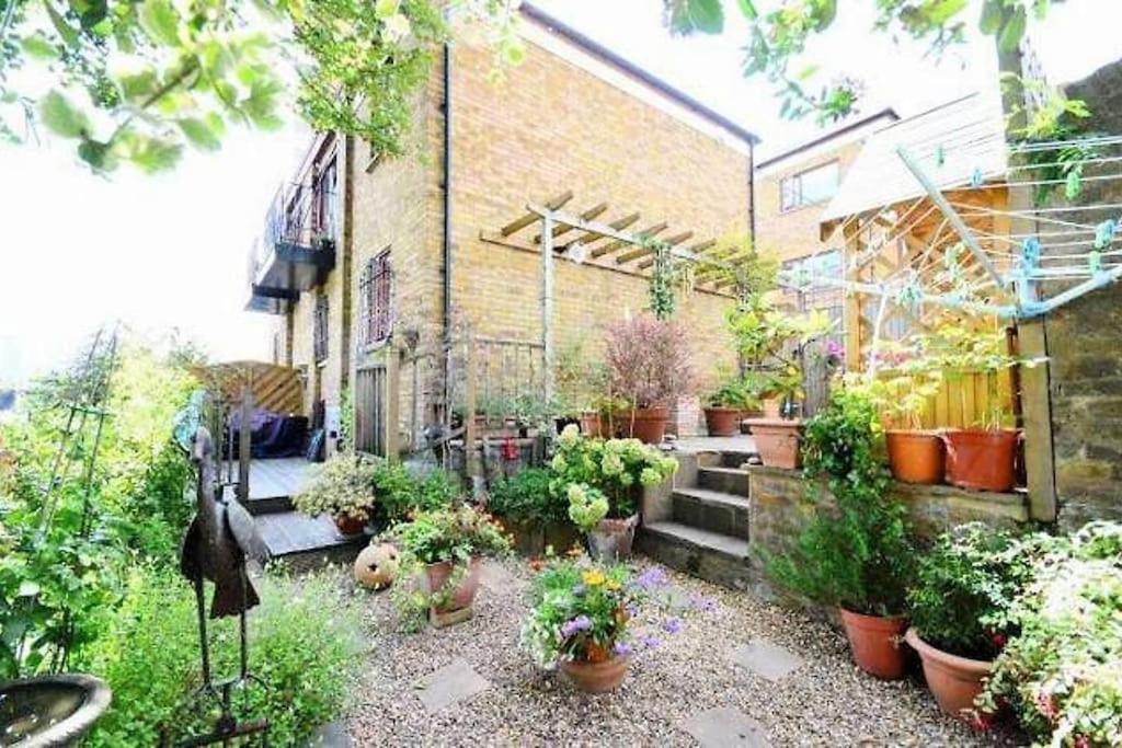Amazing Location - City Of London- 2 Bedroom Stunning Canal View House With Private Garden,Parking & Balcony Eksteriør bilde