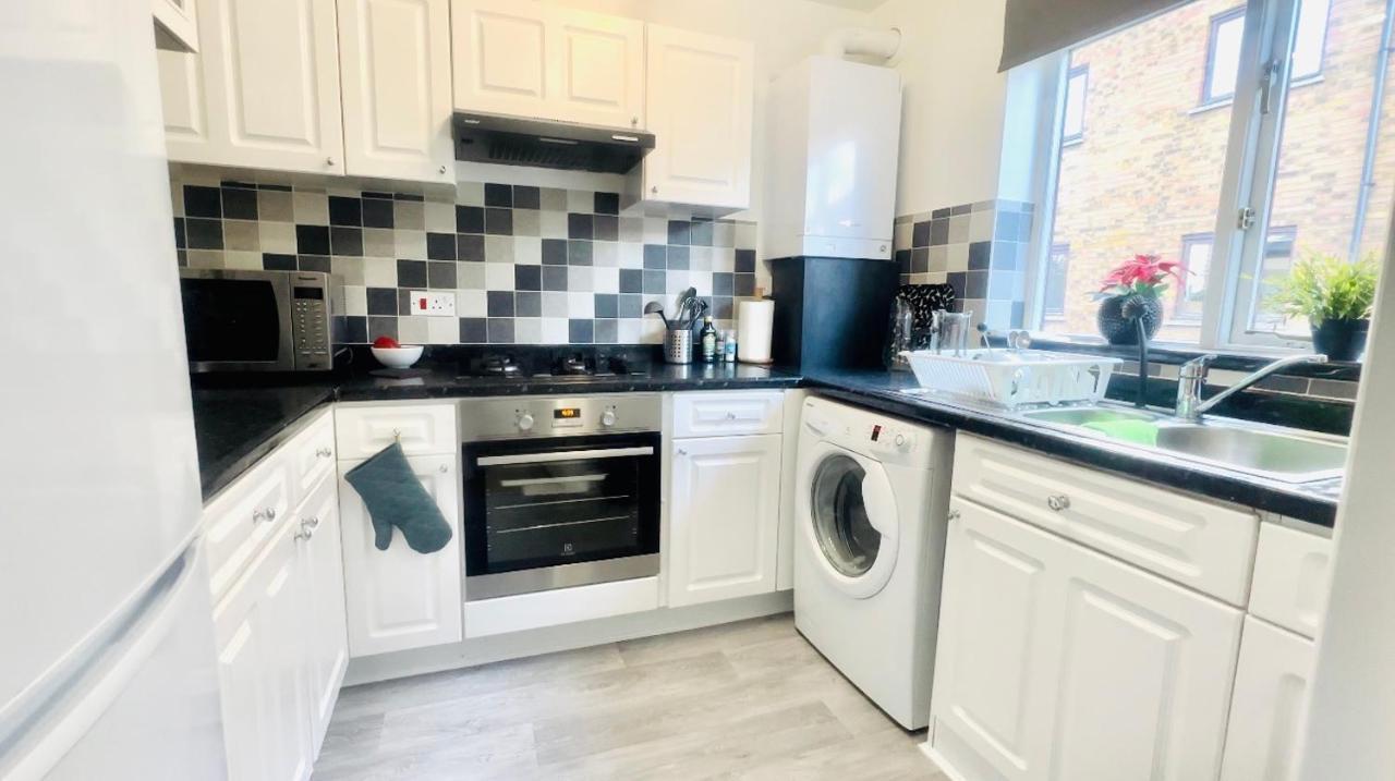 Amazing Location - City Of London- 2 Bedroom Stunning Canal View House With Private Garden,Parking & Balcony Eksteriør bilde