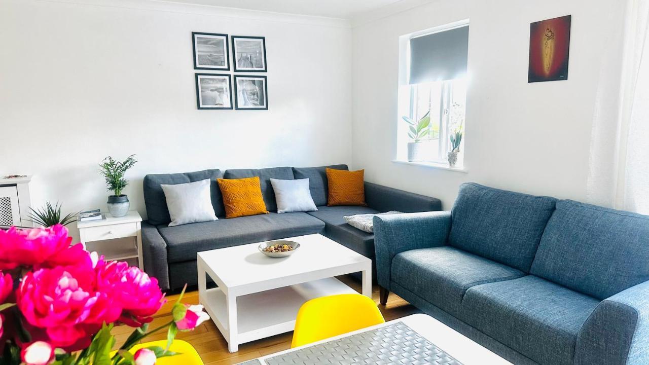 Amazing Location - City Of London- 2 Bedroom Stunning Canal View House With Private Garden,Parking & Balcony Eksteriør bilde