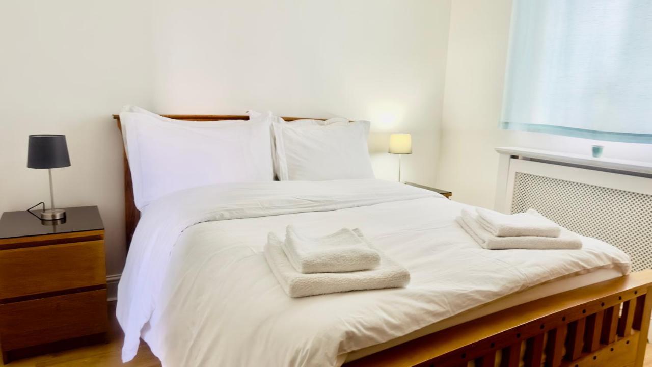 Amazing Location - City Of London- 2 Bedroom Stunning Canal View House With Private Garden,Parking & Balcony Eksteriør bilde
