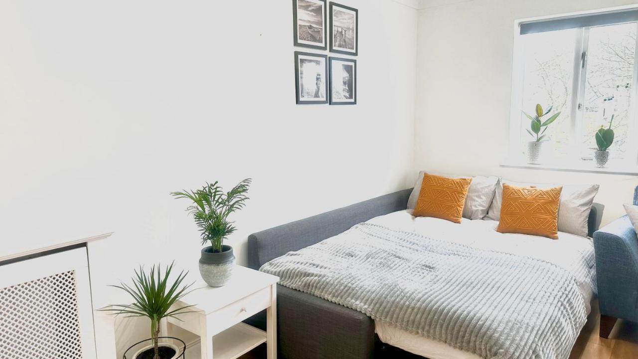 Amazing Location - City Of London- 2 Bedroom Stunning Canal View House With Private Garden,Parking & Balcony Eksteriør bilde