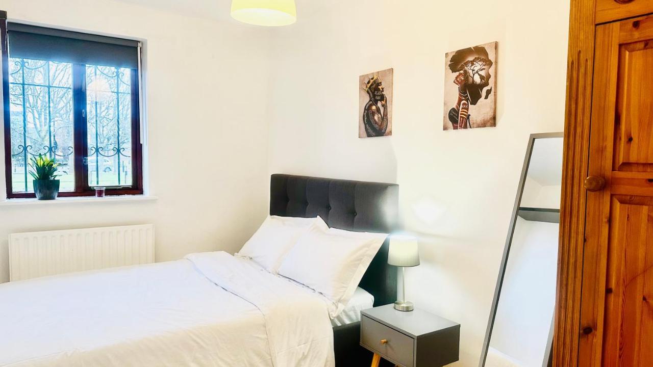 Amazing Location - City Of London- 2 Bedroom Stunning Canal View House With Private Garden,Parking & Balcony Eksteriør bilde