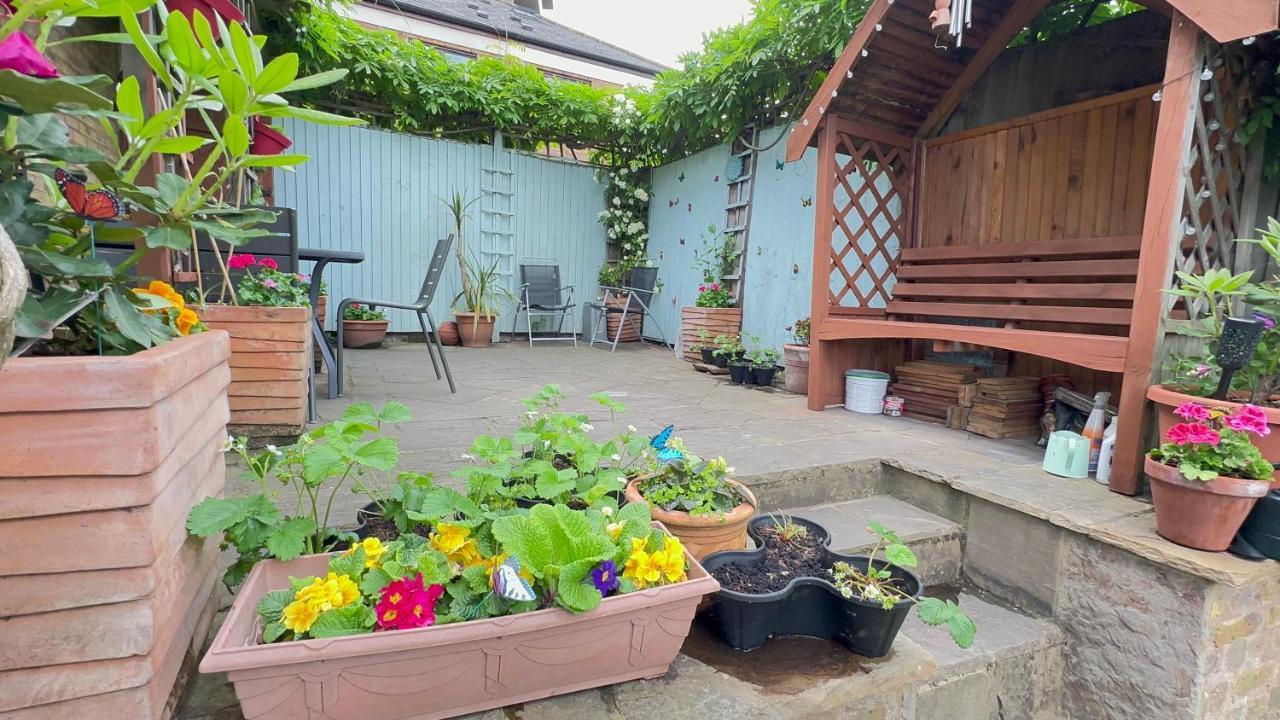 Amazing Location - City Of London- 2 Bedroom Stunning Canal View House With Private Garden,Parking & Balcony Eksteriør bilde