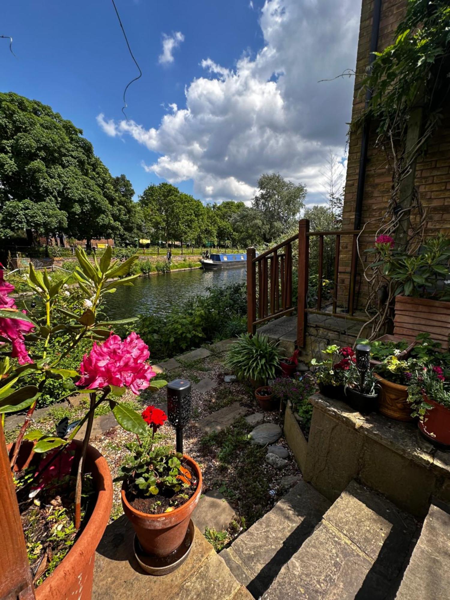 Amazing Location - City Of London- 2 Bedroom Stunning Canal View House With Private Garden,Parking & Balcony Eksteriør bilde