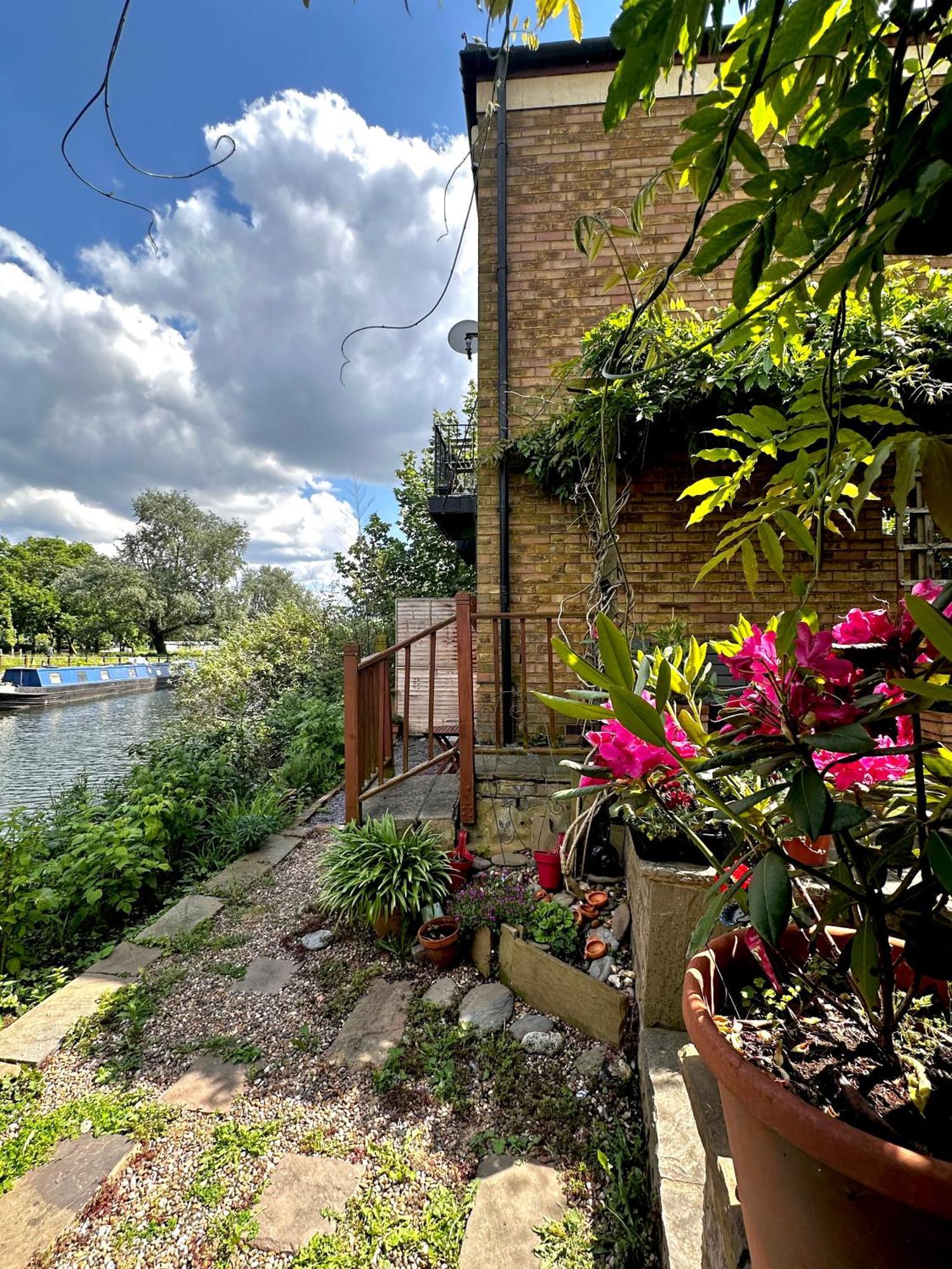 Amazing Location - City Of London- 2 Bedroom Stunning Canal View House With Private Garden,Parking & Balcony Eksteriør bilde