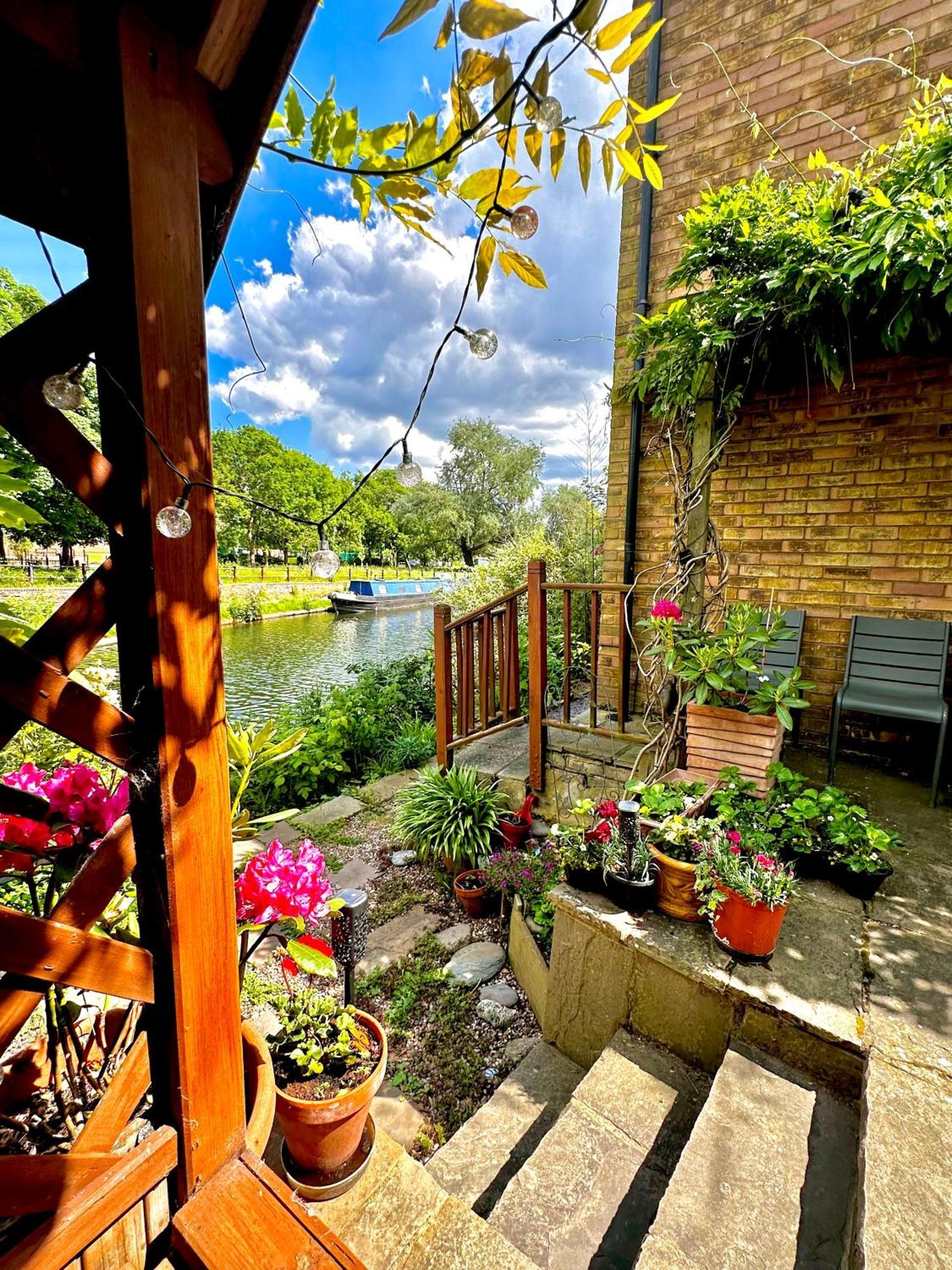 Amazing Location - City Of London- 2 Bedroom Stunning Canal View House With Private Garden,Parking & Balcony Eksteriør bilde